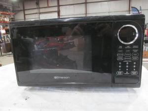lot 222 image: Microwave