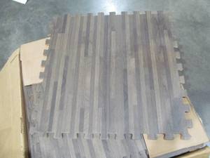 lot 238 image: Interlocking Mats