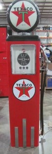 lot 254 image: Texaco Replica Gas Pump