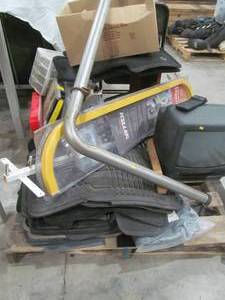 lot 314 image: Floor mats, extension ladder, TV, storage organizer