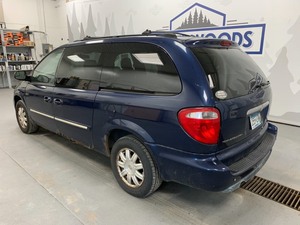2005 Chrysler Town & Country -No Reserve-