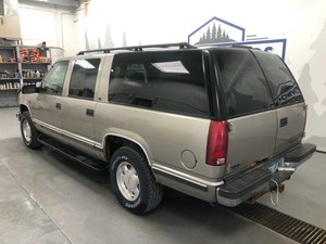 1999 Chevrolet Suburban 4x4 -No Reserve-