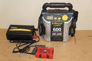 lot 16 image: Battery jumper and Power inverters