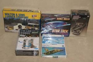 lot 34 image: Model Kits