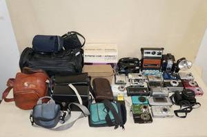 lot 63 image: Vintage Film and Digital Cameras