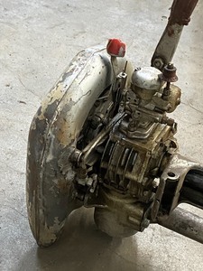 lot 7 image: Vintage Unmarked Outboard Motor