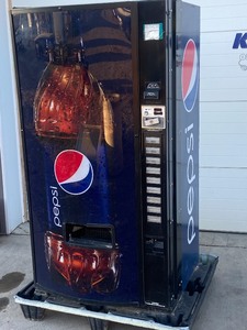 lot 23 image: Dixie-Narco Pop Machine