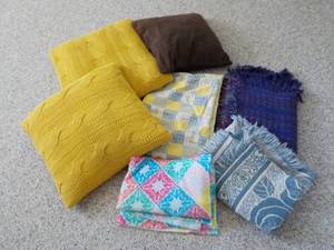 lot 119 image: Pillows and Blankets...
