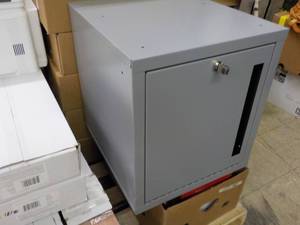 lot 182 image: New Metal Lockable Unit 18 x 20 x 2...