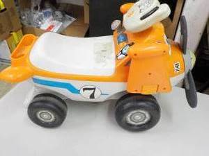 lot 187 image: Childs Ride On Airplane on Wheels...
