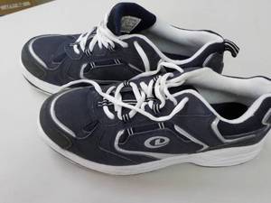 lot 219 image: Mens Size 10 12 Dexter Tennis Sho...