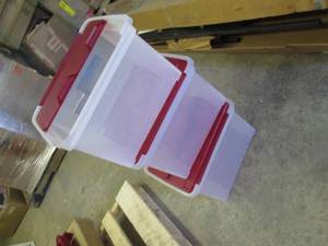 lot 5 image: Iris Light Storage Box with 4-Light...