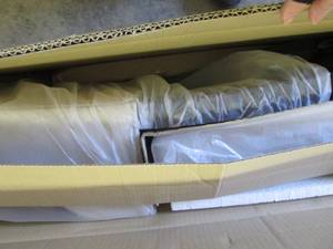lot 20 image: Baronet 26.5 Beige Tufted Button Up...
