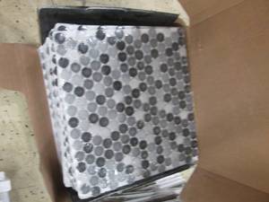 lot 70 image: 15 Sheets Daltile Decor Accents Han...