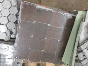 lot 73 image: 10 Sheets LifeProof Autumn Wood Mod...