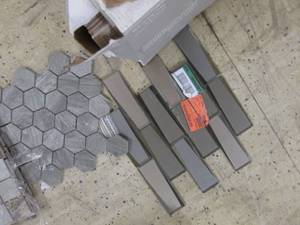 lot 74 image: Lot of Assorted Decorative Tile...