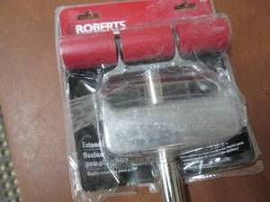 lot 118 image: Roberts Extendable Floor Roller ope...