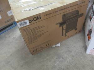lot 143 image: Dyna-Glo 5-Burner Propane Gas Grill...