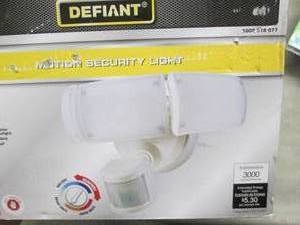 lot 167 image: Defiant 270° White Motion Activate...