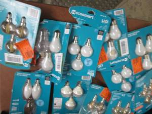 lot 198 image: Large Lot of Assorted EcoSmart Bulb...