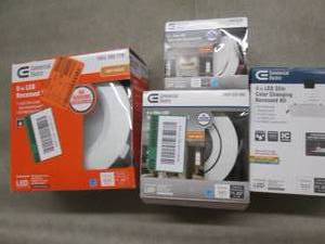 lot 220 image: 4 CE Lighting Products...