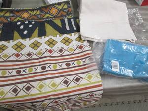 lot 275 image: Set of 4 Pillow Covers, Off-White P...
