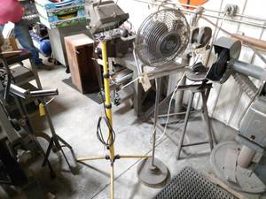 lot 168 image: Pedestal Fan & Work Light...