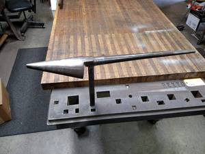 lot 30 image: Blacksmith Mandrel 28 78 x 4 34...