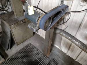 lot 21 image: 2 Belt Sander, 10 Platen, 34 hp,...