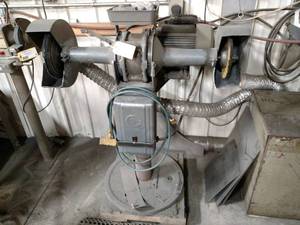 lot 18 image: Clarke 10 Heavy Duty Pedestal Grin...