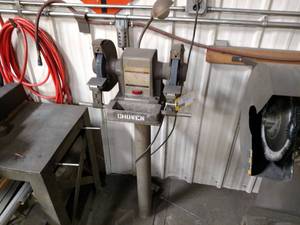 lot 20 image: Craftsman 8 Pedestal Grinder, 1 hp...
