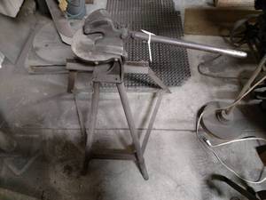 lot 22 image: Beverly Hand Shear...