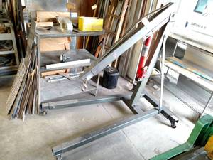 lot 44 image: 3 Ton Cherry Picker...