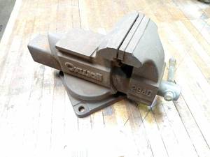 lot 59 image: Oxwall 4 Swivel Base Vise...