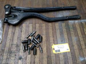 lot 64 image: Whitney #8-2 Hand Punch with Dies...