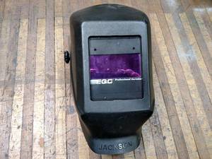 lot 117 image: Jackson EQC Auto Darkening Hood...