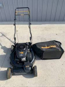 Poulan Pro 149cc 4x4 Lawn Mower w Bagger (works great)