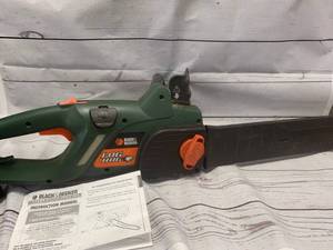 Black & Decker 16 Log Hog LH1600 Chain Saw