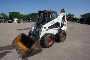lot 1 image: 2010 Bobcat A300 Skid Loader Skid Steer