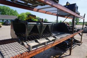 lot 17 image: Brand New Universal Mount Bobcat Skid Loader Skid Steer 48 Rock Grapple Bucket