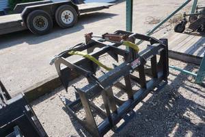 lot 30 image: Brand New Bobcat Mini MT Mount 48 Root Grapple Bucket Attachment