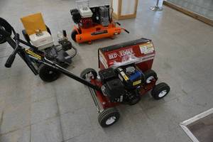 lot 33 image: Brand New Bed Edger Model F991 Commercial Bed Edger