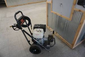 lot 35 image: Brand New Brave Model BRP4030HAR 3,000 PSI Pressure Washer