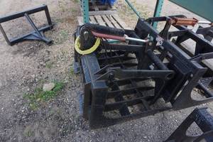 lot 31 image: Brand New Bobcat Mini MT Mount 48 Rock Grapple Bucket Attachment