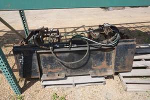 lot 24 image: Universal Mount Bobcat Skid Loader Skid Steer Heavy Duty 72 Solid Bottom Grapple Bucket