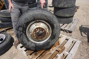 lot 44 image: Goodyear Wrangler Truck Tire