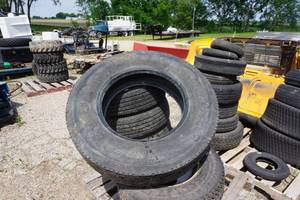 lot 49 image: Michelin Energy XDA Semi Truck Tire