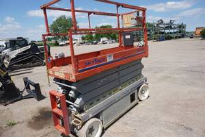 lot 8 image: 2011 Sky Jack Model SJIII 3226 Scissors Lift
