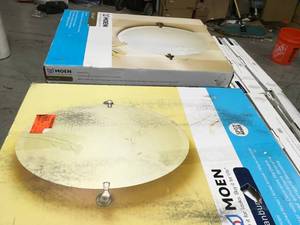 Pallet on Moen Mirrors Customer returns various conditions