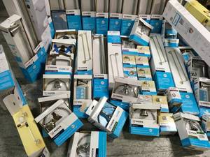 Large Lot of Moen Bath accessories most never used some missing hardware